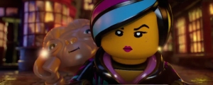 LEGO Dimensions: Supergirl stellt E.T. vor